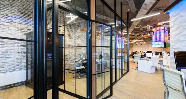 Строгий и стильный интерьер современного офиса в Южной Корее
